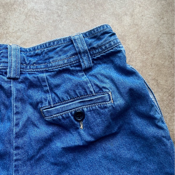 RETRO CUT MID RISE GAP SHORTS - Picture 5 of 8